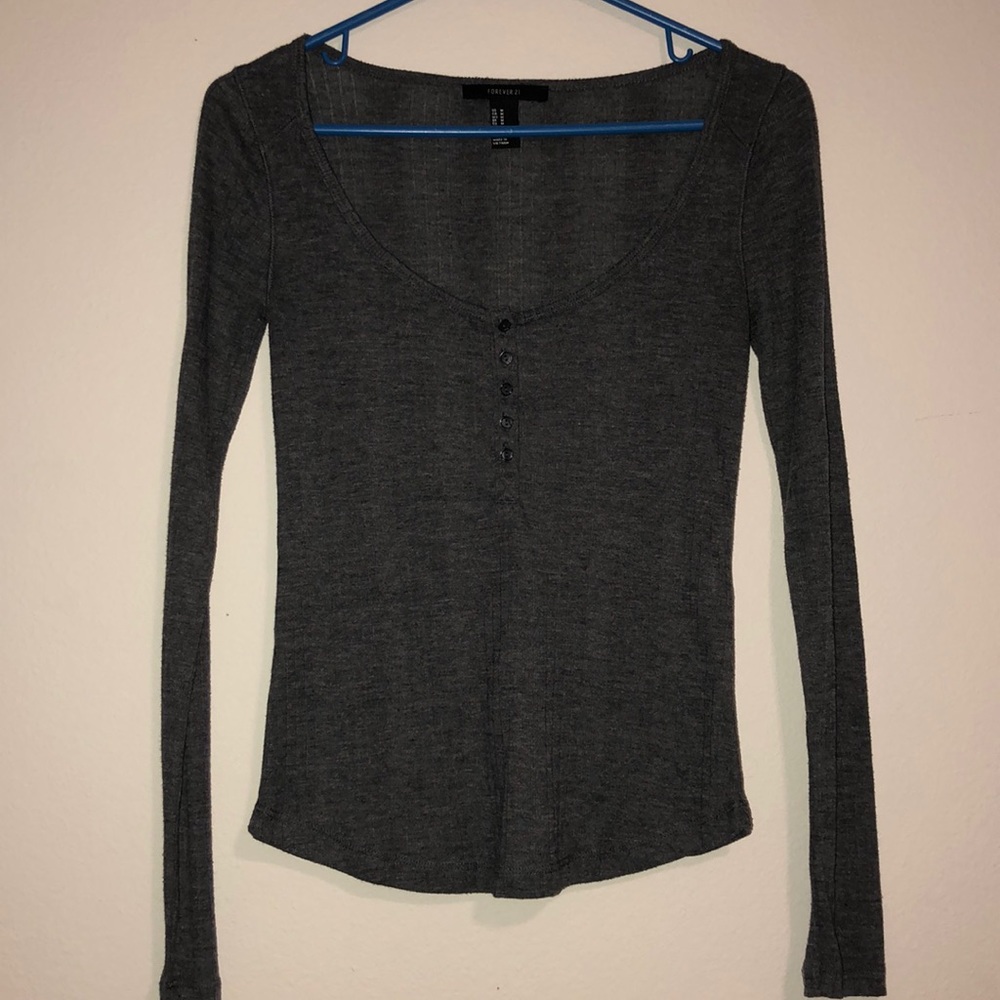 Set of long sleeve tops